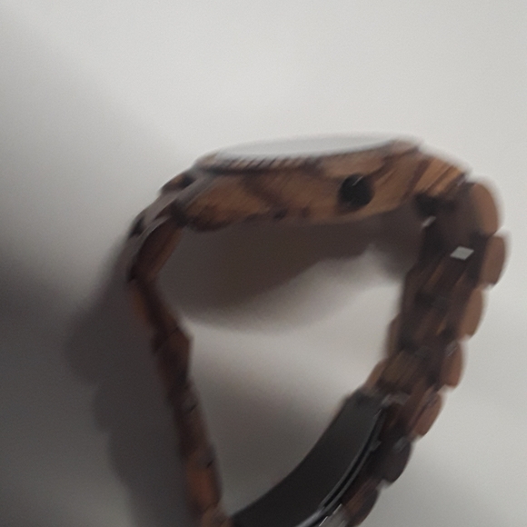 Wood watch new about 15 centimeters around clasped beautifully made - Picture 3 of 6